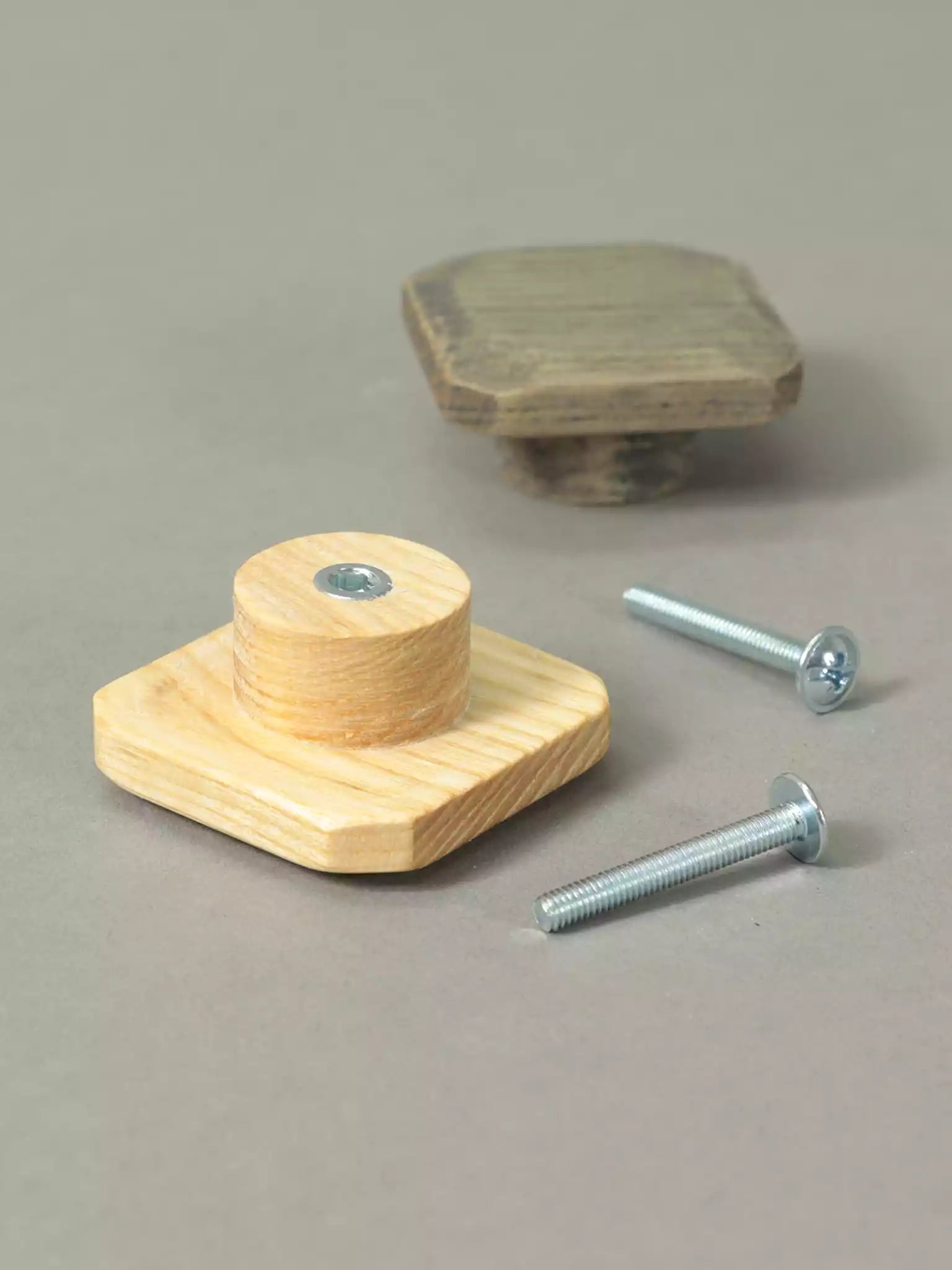 Wooden Knobs with screws