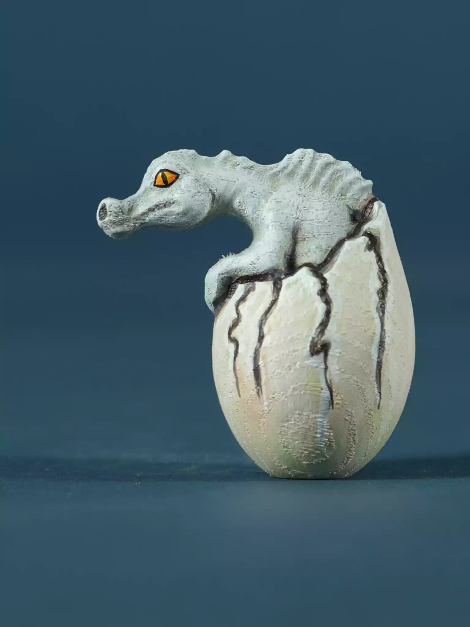 Wooden Hatching Dinosaur Egg - Spinosaurus