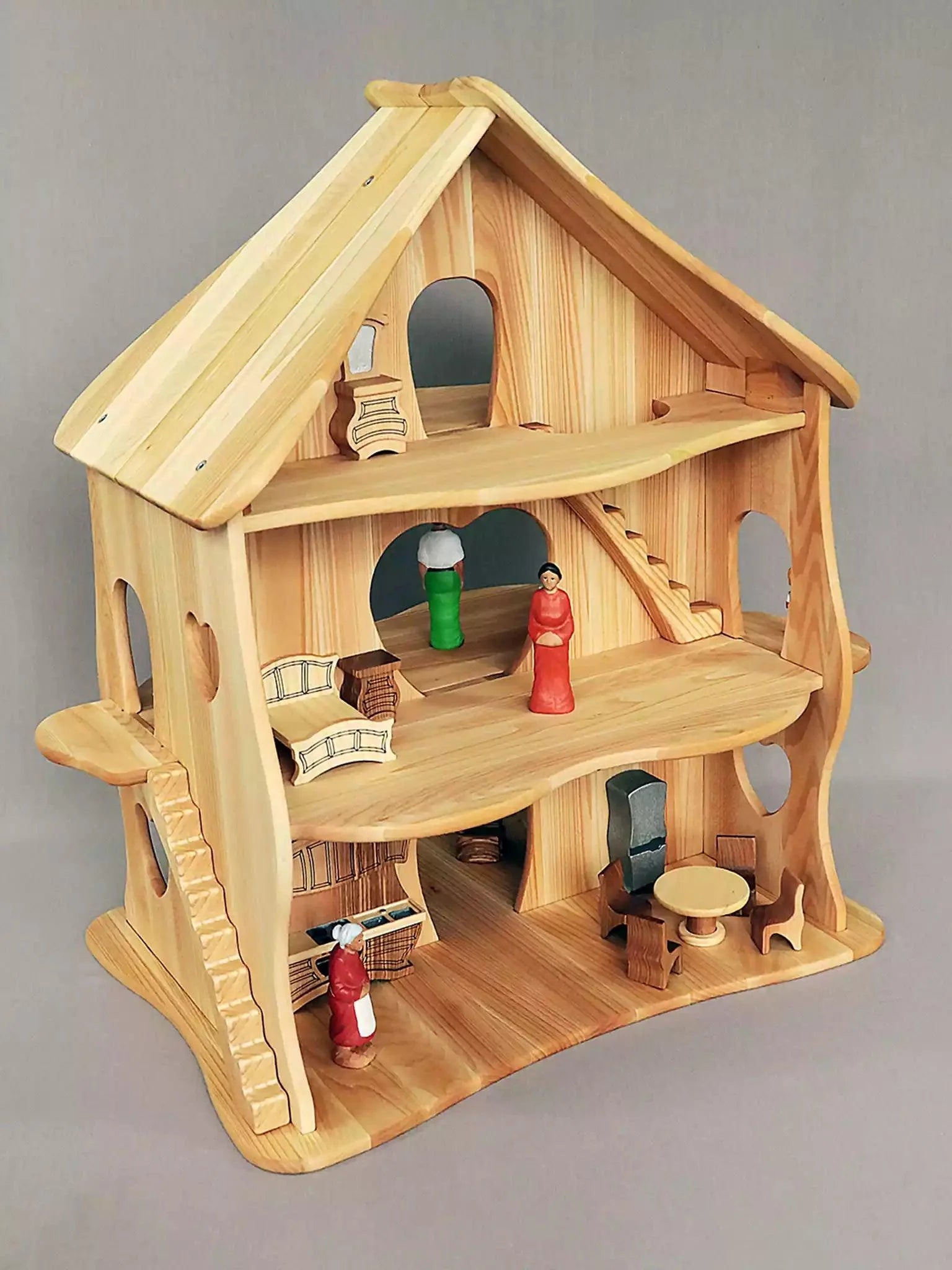 Dollhouses & Stables