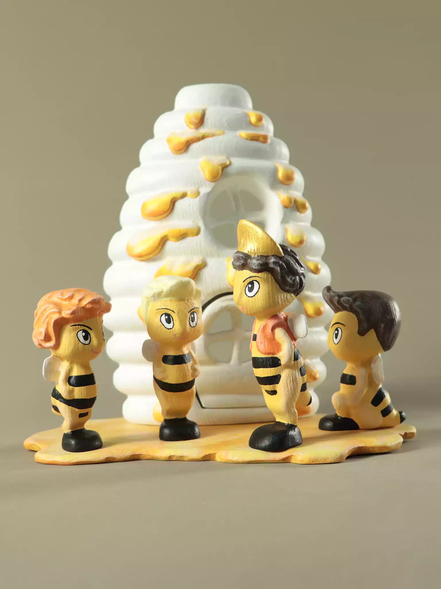 Wooden bee collection Queen piece