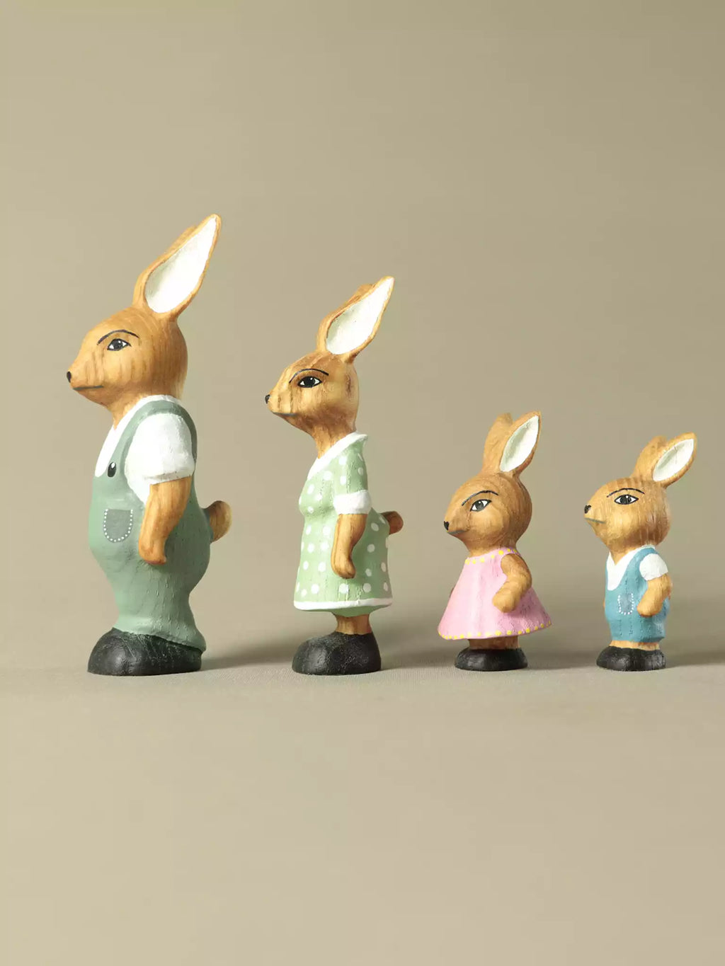 EN71 compliant hand painted wooden rabbit toys