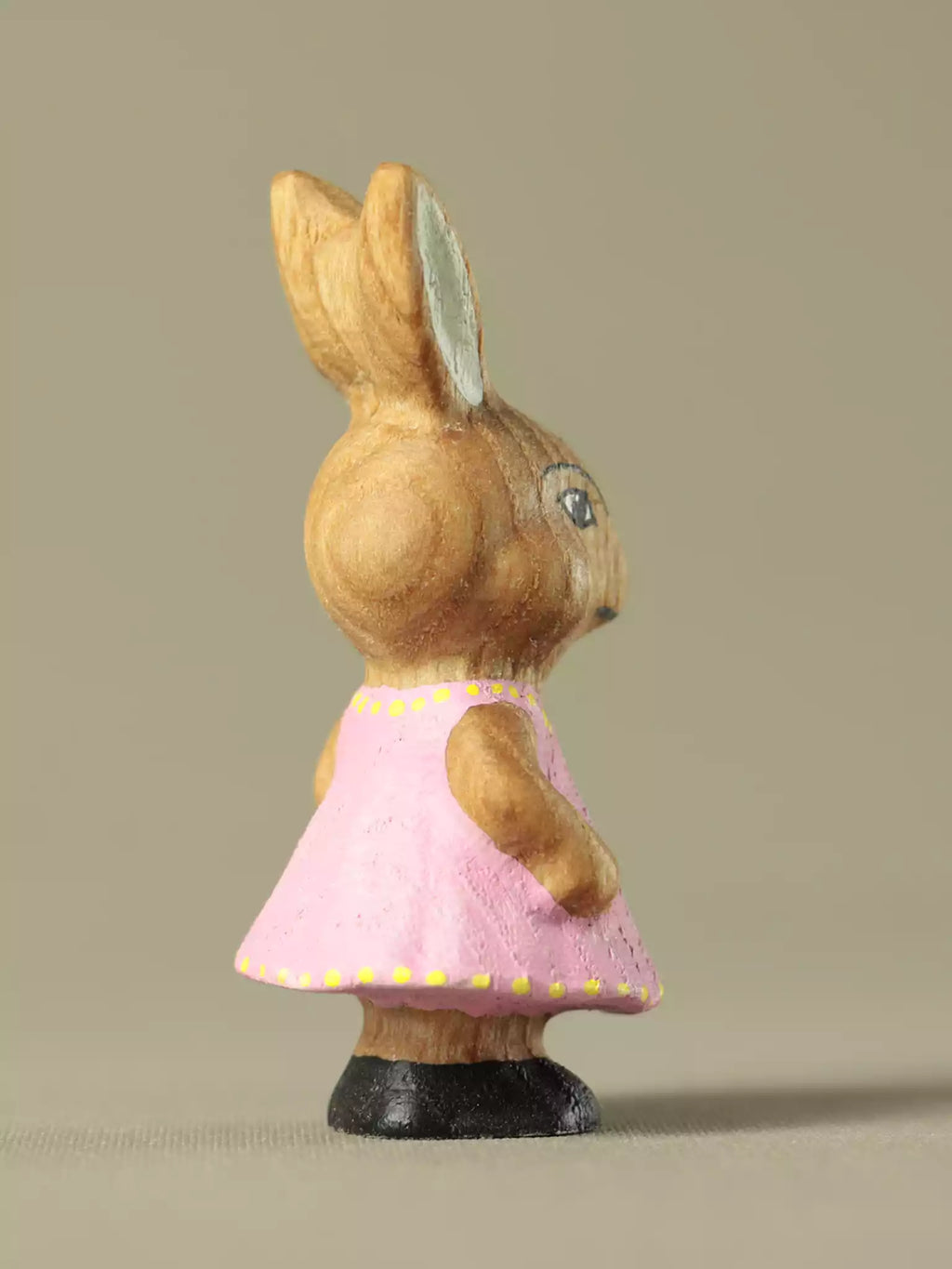 Hand painted wooden bunny figurine EN71 compliant
