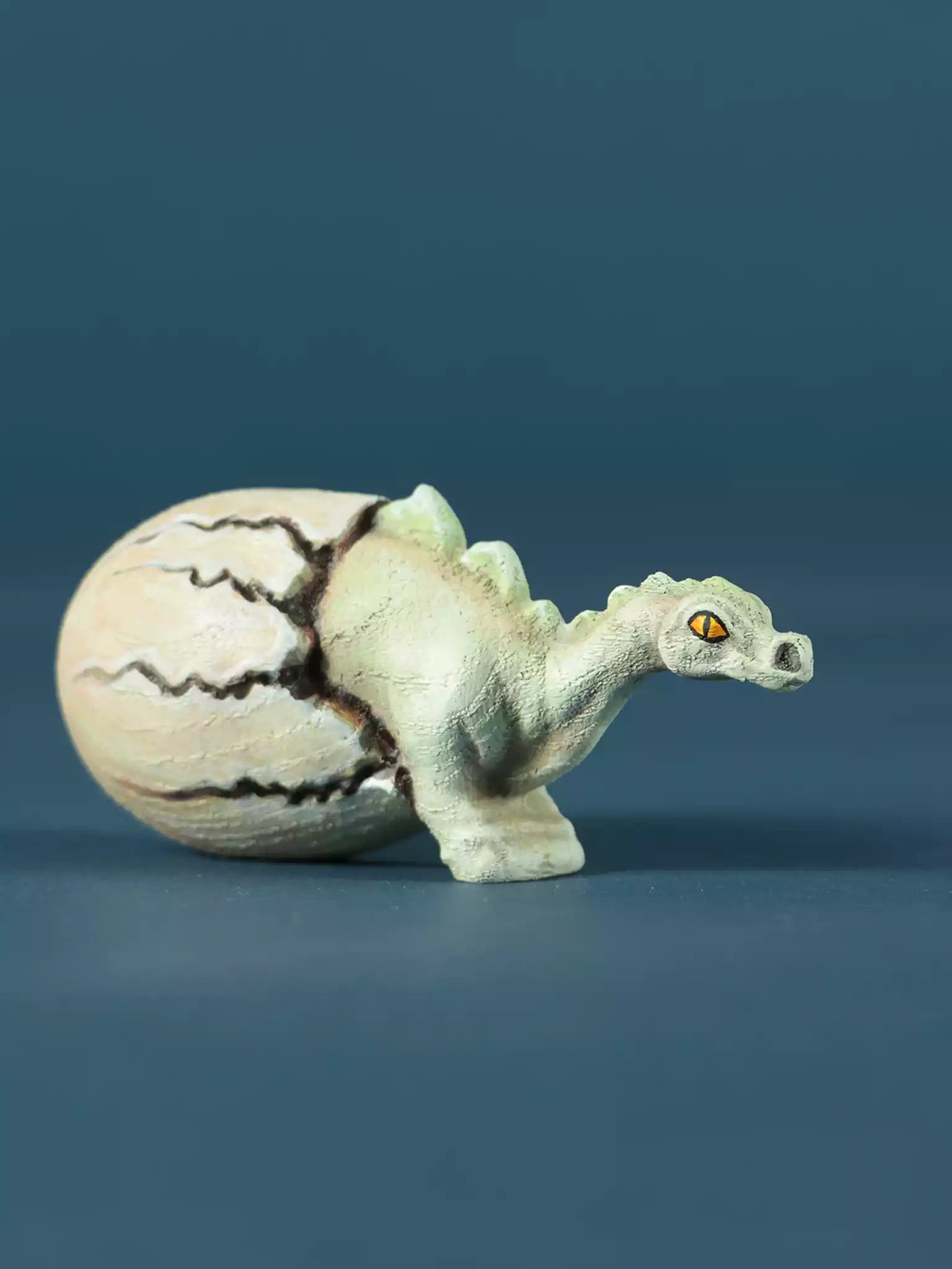 Wood Hatching Dinosaur Egg - Stegosaurus