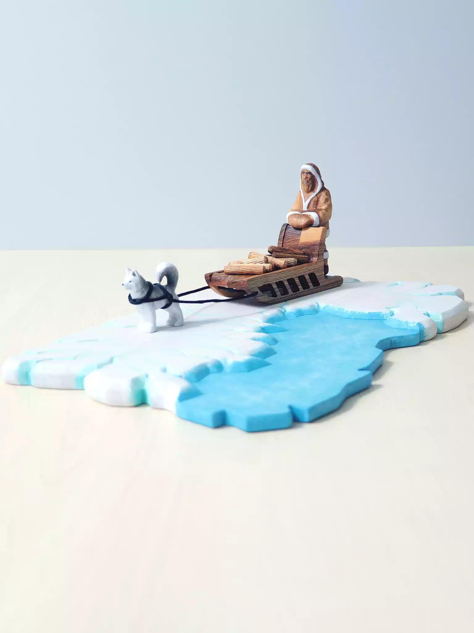 Inuit Man & Husky with Sled - Noelino Toys