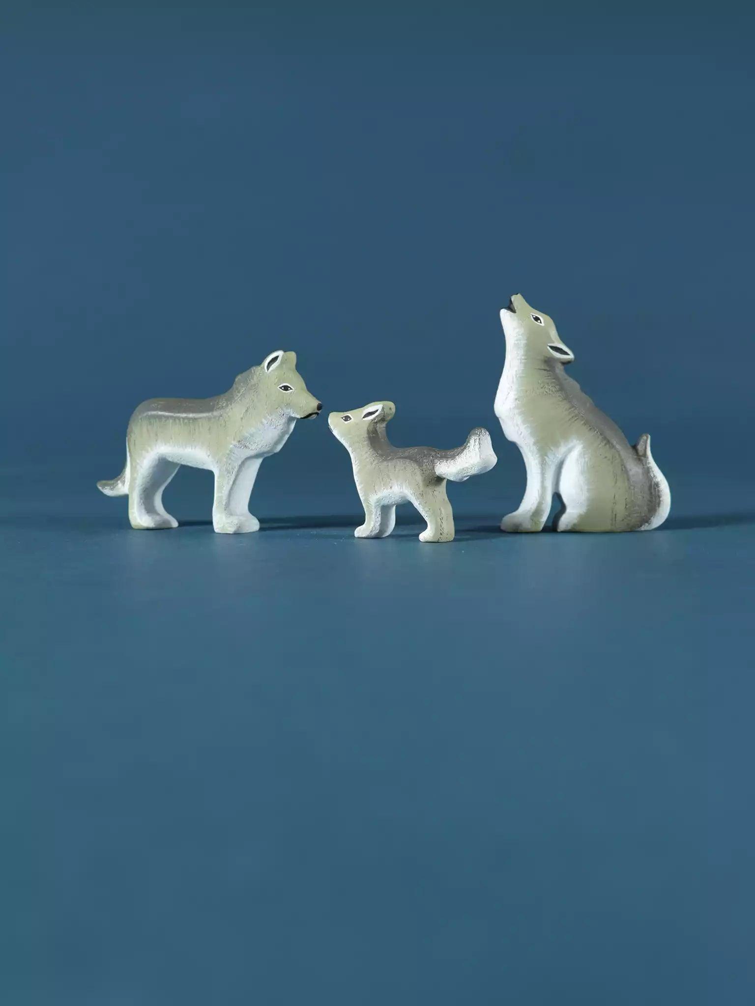 Wolf Family - Wooden Waldorf Animals - Noelino Toys