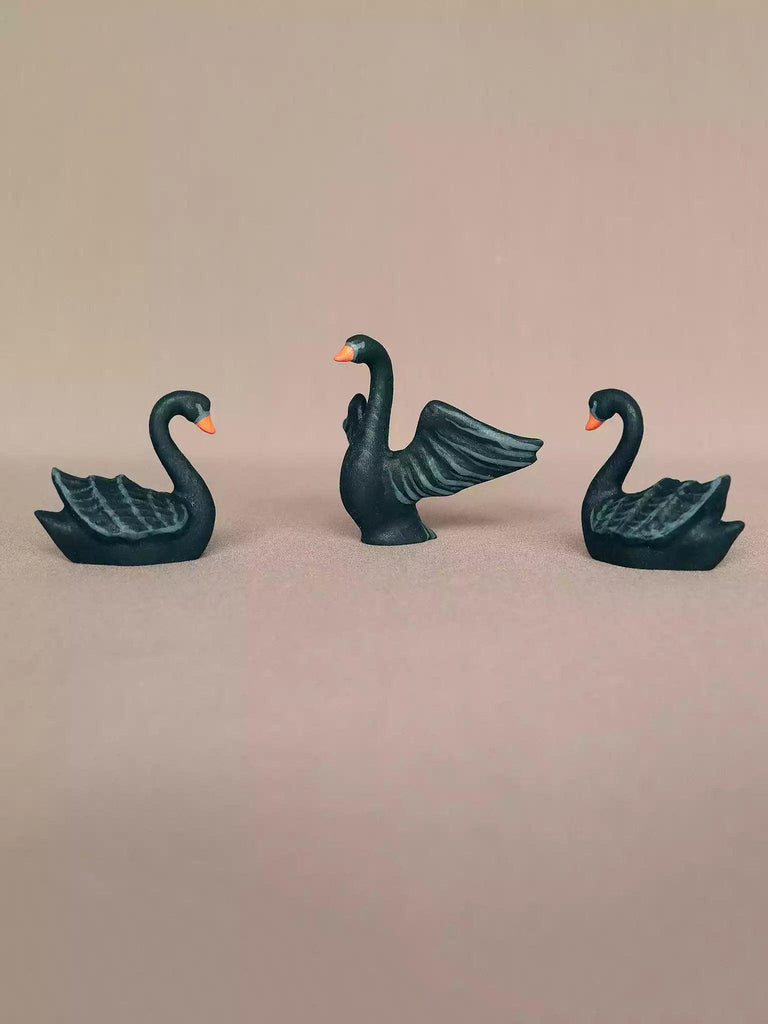 Wooden Black Swan Swimming - Noelino Toys