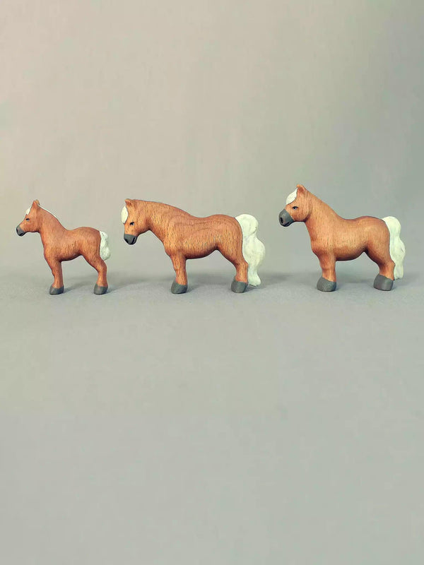 Wooden Pony Toy - Family of Three - Noelino Toys