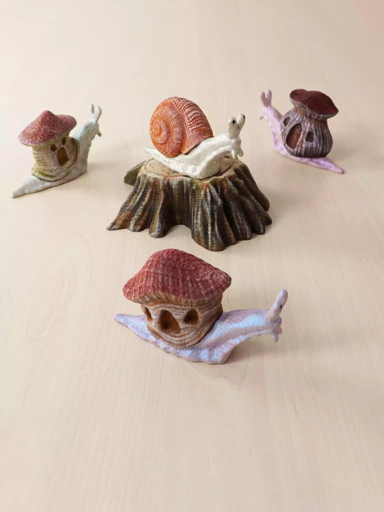 Wooden Snail & Tree Stump Set - Noelino Toys